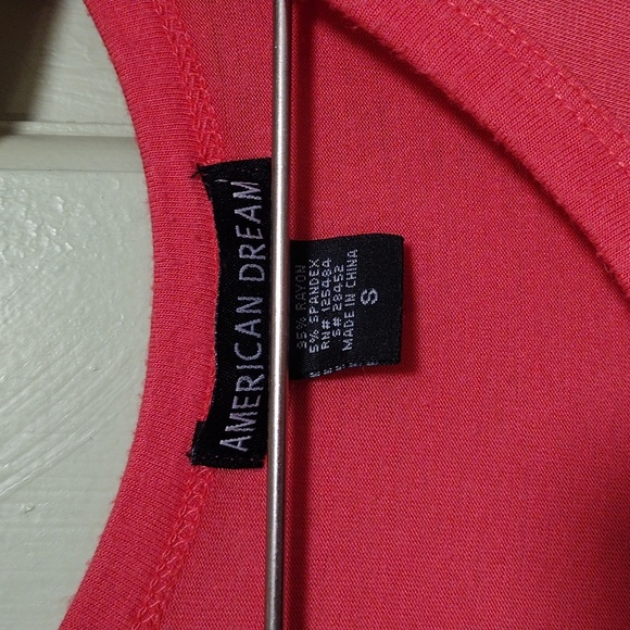 Women's American Dream elephant print coral black hi lo hem tee Small - Picture 2 of 7